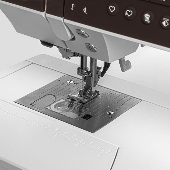 Pfaff Ambition 640 Sewing & Embroidery + FREE SOFTWARE