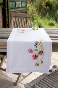 Vervaco Embroidery Kit Runner - Bird & Pansies